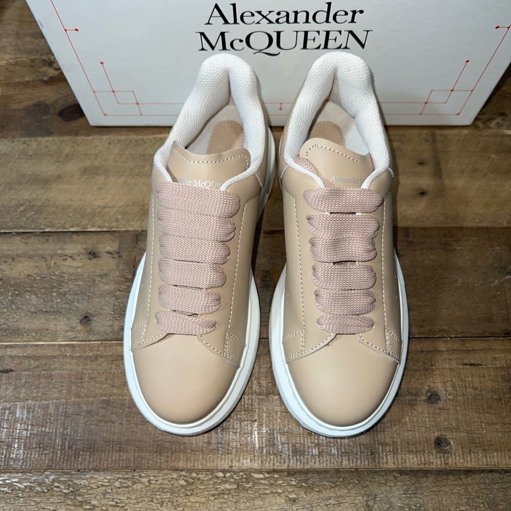 Alexander McQueen Oversized Sneakers - Picture 5 of 9